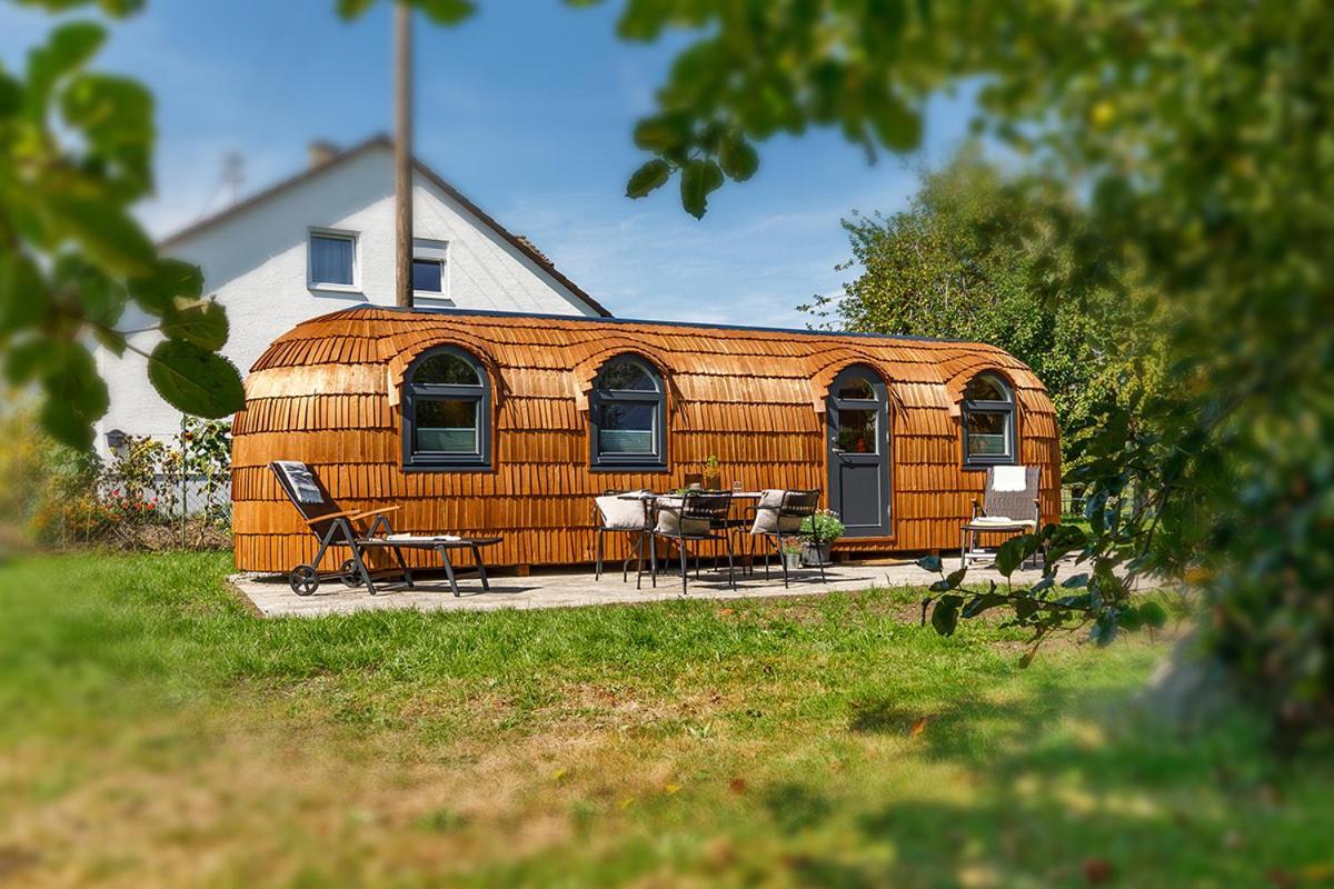 Auszeitgarten - Urlaub Im Tinyhaus Im Herzen Von Oberschwaben アウレンドルフ エクステリア 写真