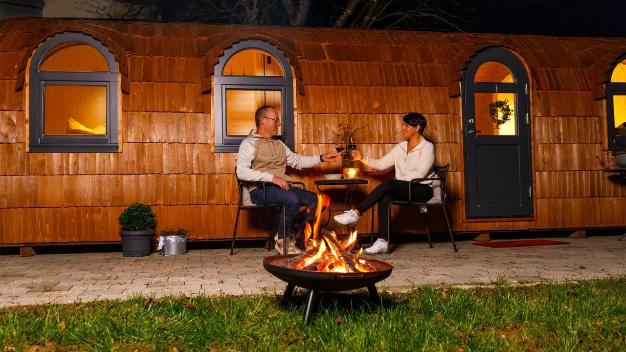 Auszeitgarten - Urlaub Im Tinyhaus Im Herzen Von Oberschwaben アウレンドルフ エクステリア 写真